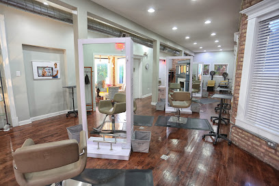 Huetiful Salon
