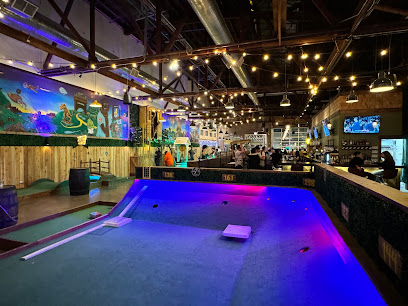 Big Mini Putt Club
